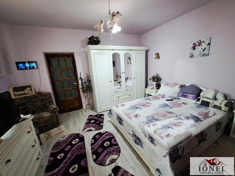 Casă individuală cu 3 camere cu Canalizare în Berghin
