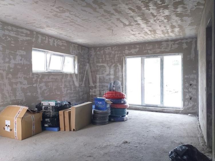 Duplex cu 4 camere cu Canalizare în Iris