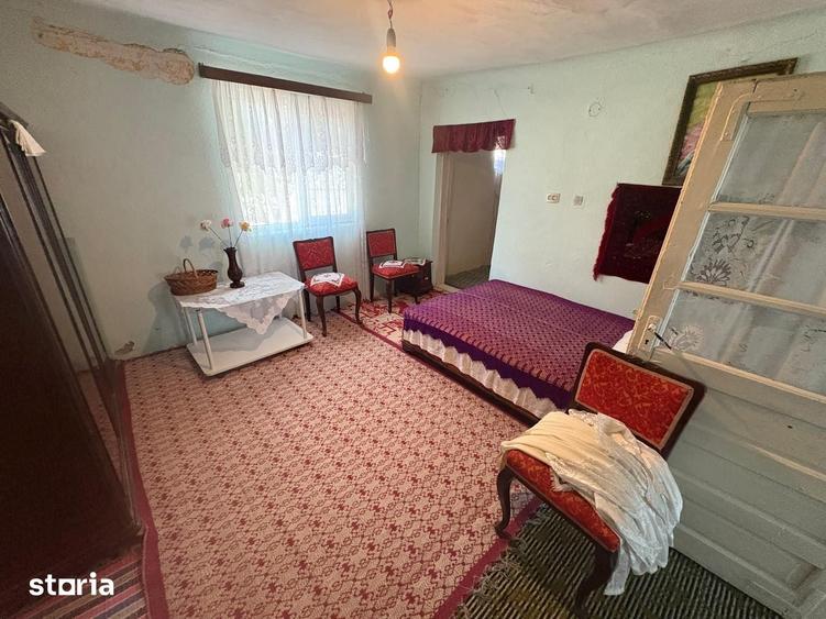 Casă cu 6 camere cu Teren 826 Mp în Fundeni