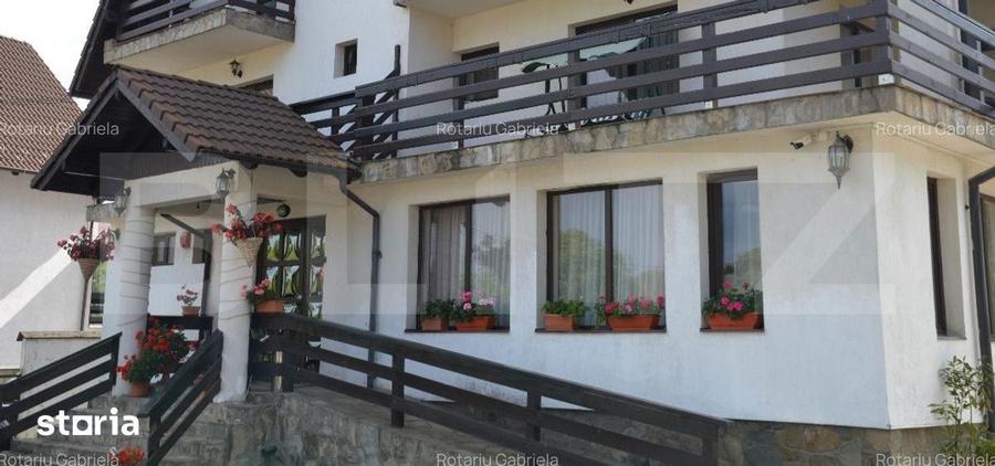 Casă cu 10 camere cu Piscina în Bran