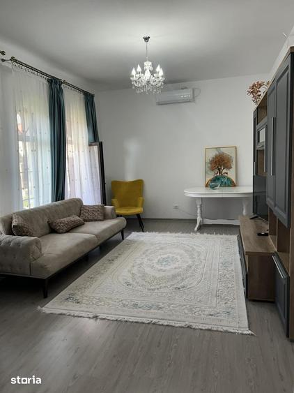 Casă cu 3 camere cu Teren 400 Mp în Central