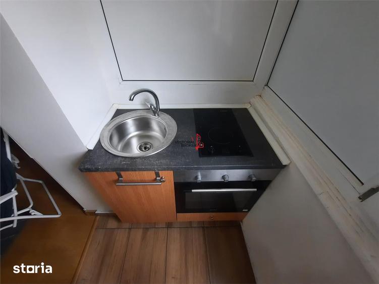 Garsonieră decomandată în Pajura