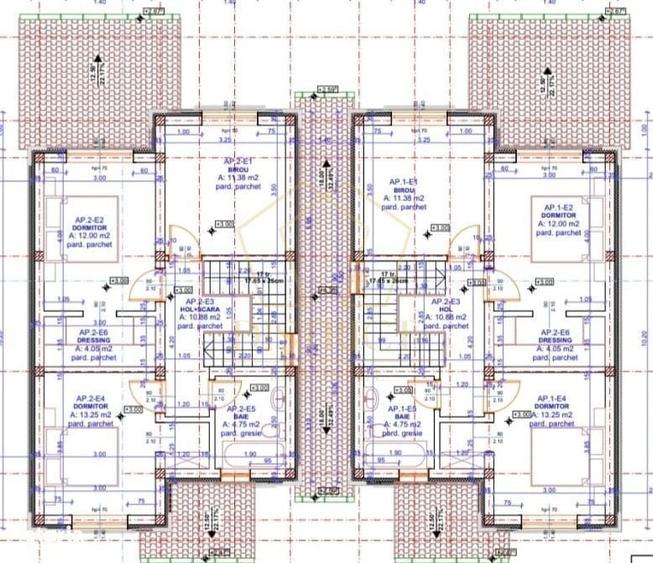 Casă cu 4 camere cu Teren 350 Mp în Central