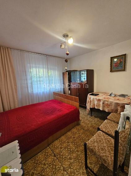 Apartament 3 camere, decomandat, etajul 1. Lapu?