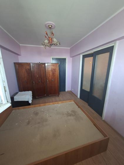 Apartament cu 3 camere decomandat în Drumul Taberei