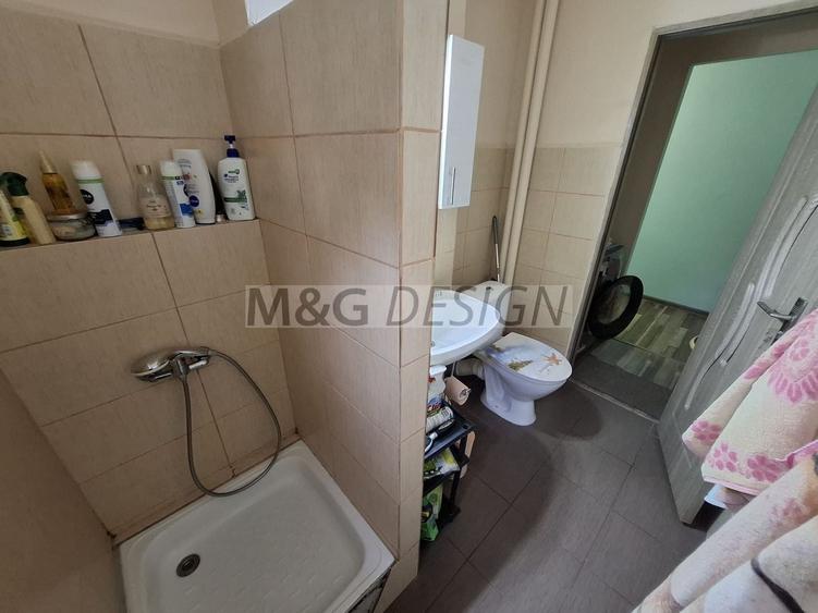 Apartament cu 3 camere semidecomandat, mobilat în Circumvalațiunii