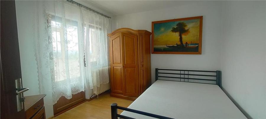 Apartament cu 2 camere decomandat în Podul de Fier