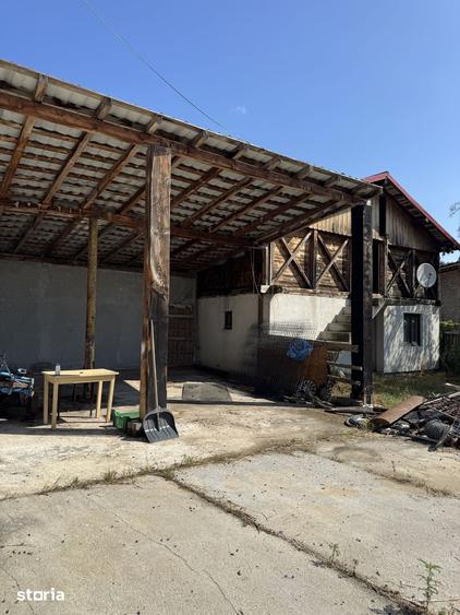 Casă cu Teren 1300 Mp în Bulzești