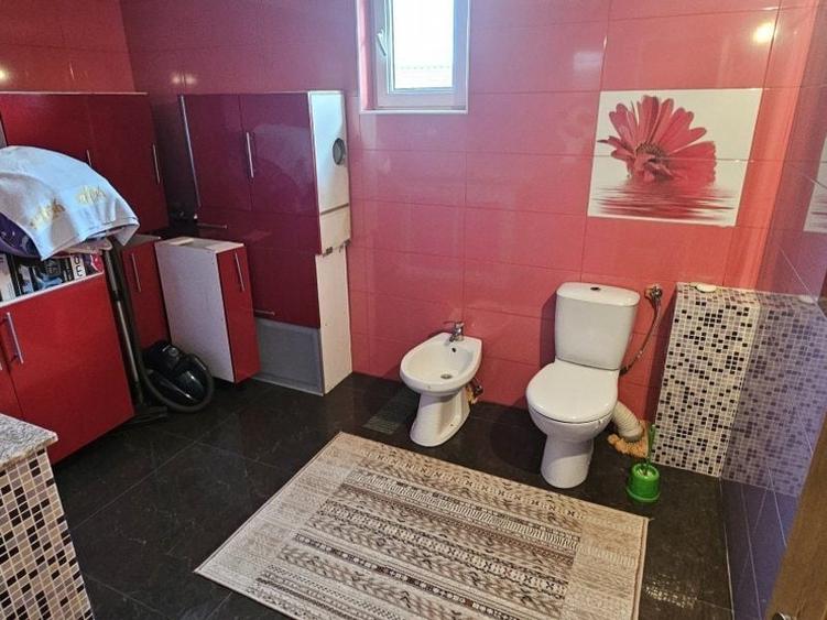 Casă individuală cu 4 camere cu Teren 275 Mp în Glina