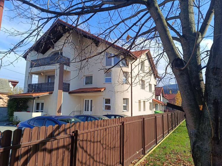 Apartament cu 2 camere semidecomandat în Cristian