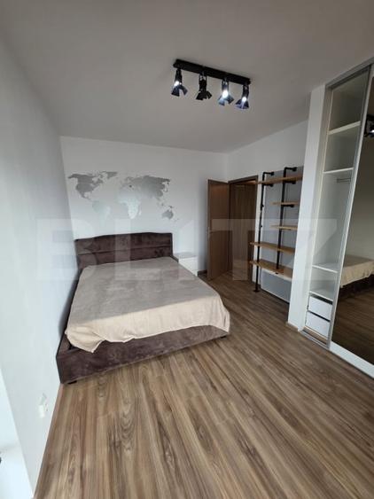 Apartament cu 3 camere semidecomandat, mobilat în Bună Ziua