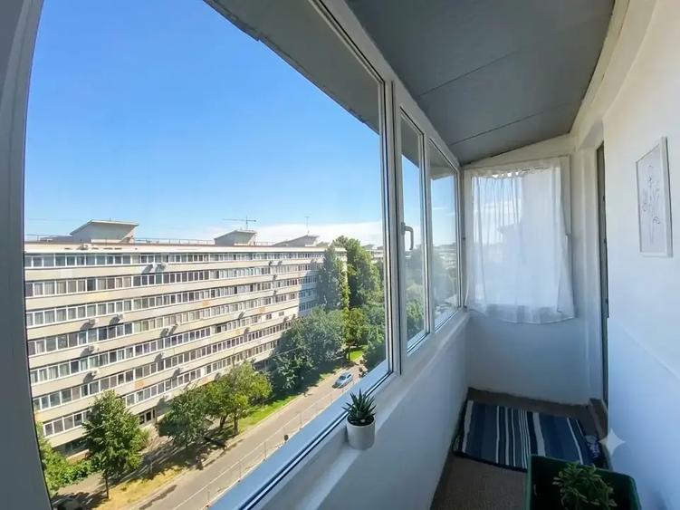 Apartament cu 2 camere semidecomandat, mobilat în 1 Mai