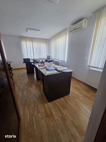 Spațiu comercial, de 240 mp, în Depozitelor