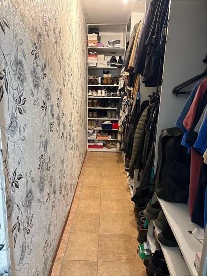 Apartament cu 3 camere decomandat în Rogerius