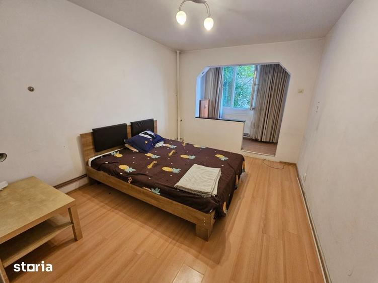 Apartament cu 3 camere semidecomandat în Militari