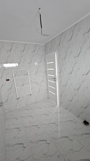 Casă cu 5 camere cu Teren 490 Mp în Păulești