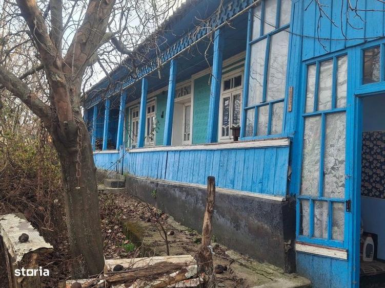 Casa de vanzare,locuibila,beci,electricitate,gradina! - 1