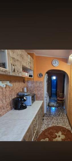 Apartament cu 3 camere decomandat în Est