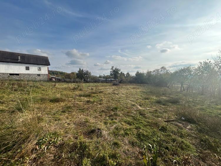 Casă cu 3 camere cu Teren 2872 Mp în Slătioara