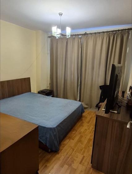 Apartament cu 3 camere semidecomandat în 1 Decembrie 1918