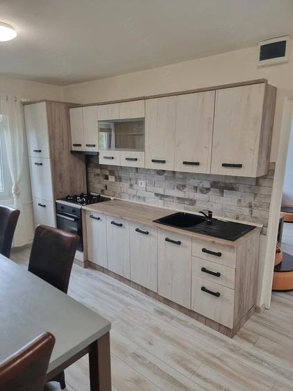Apartament cu 2 camere semidecomandat în Soarelui