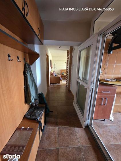 Apartament cu 4 camere decomandat în Central