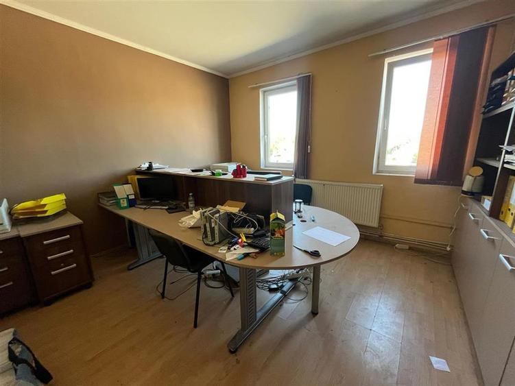 Birou, de 220 mp, în Iosia