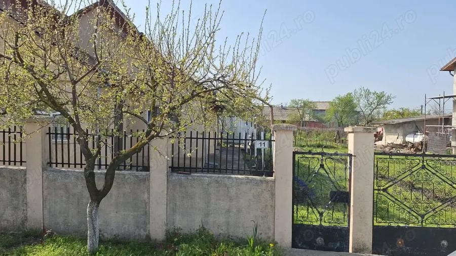 Casă cu 3 camere în Stâlpu