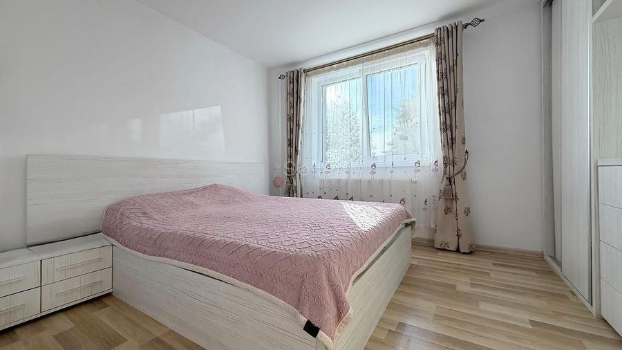 Apartament cu 3 camere decomandat, mobilat în Tractorul