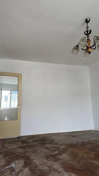 Apartament cu 2 camere nedecomandat, mobilat în Sud