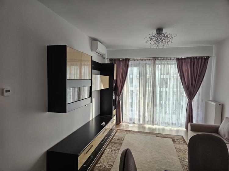 Apartament cu 3 camere decomandat în Baza 3