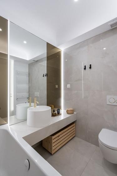 Apartament cu 3 camere decomandat, mobilat în Aviației