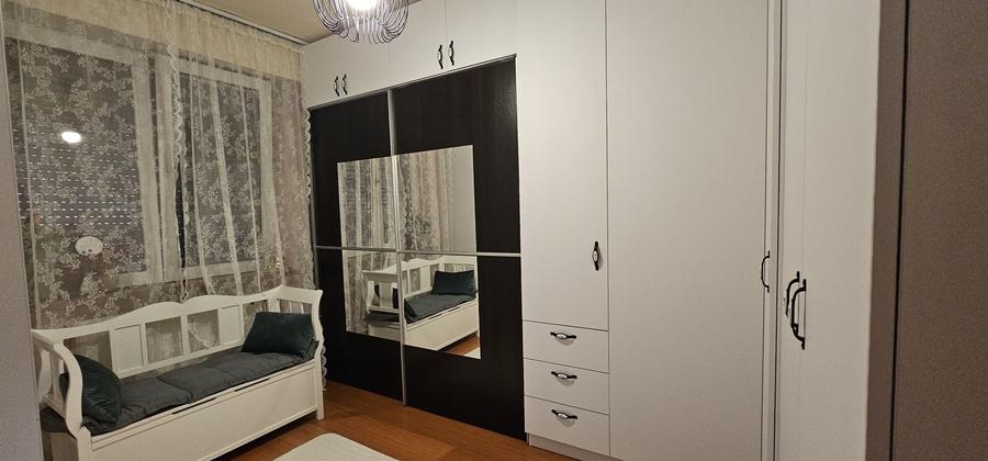 Apartament cu 4 camere decomandat în Titan