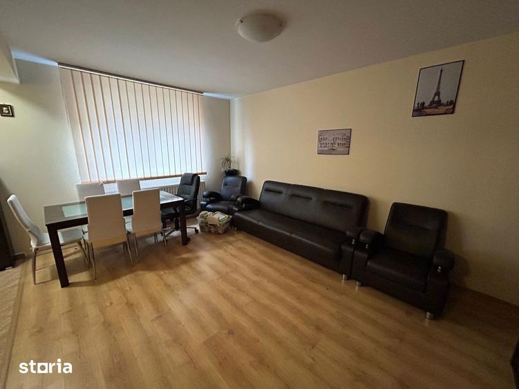 Apartament cu 3 camere în Cetate