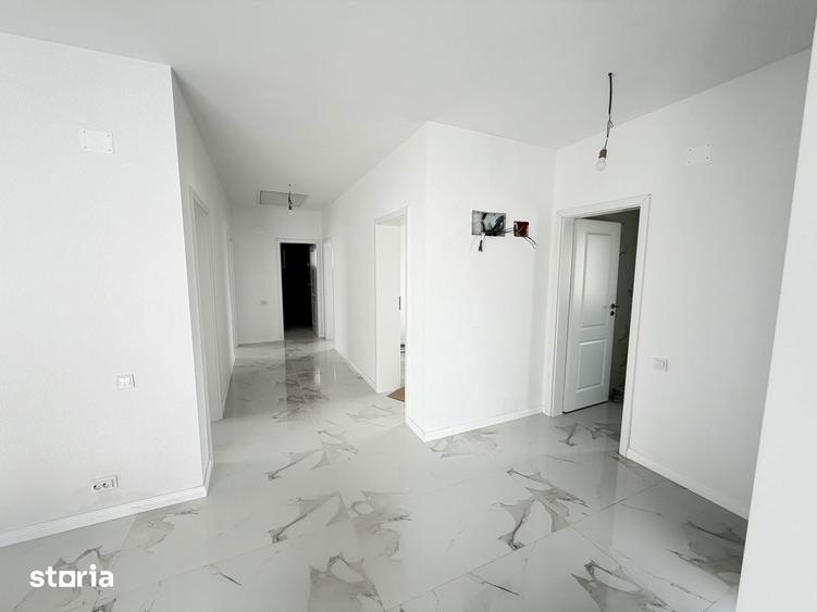 Casă cu 4 camere cu Teren 350 Mp în Clinceni
