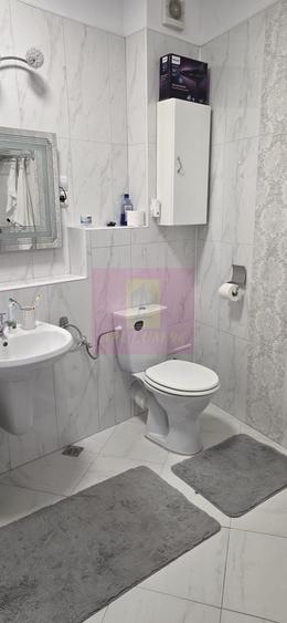 Apartament cu 2 camere semidecomandat, mobilat în Calea Moroieni