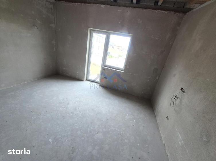 Apartament cu 4 camere în Cetate