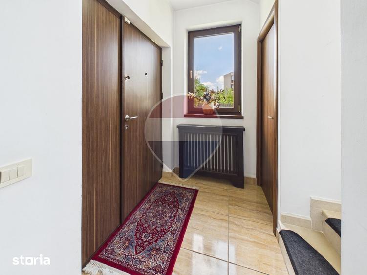 Casă cu 4 camere cu Teren 400 Mp în Central