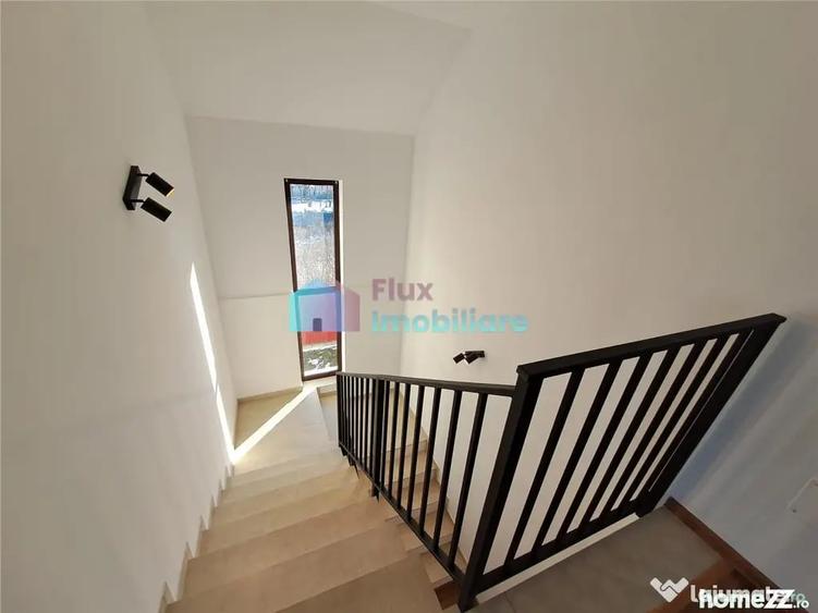 Casă cu 6 camere cu Teren 759 Mp în Liteni (Moara)