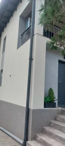 Casă cu 6 camere cu Teren 700 Mp în Aranghel