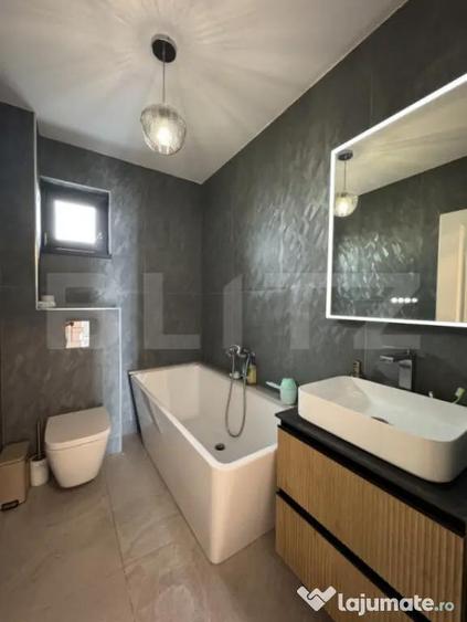 Casă cu 5 camere cu Teren 600 Mp în Pielești