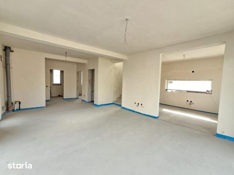 Casă cu 5 camere cu Teren 504 Mp în Chinteni
