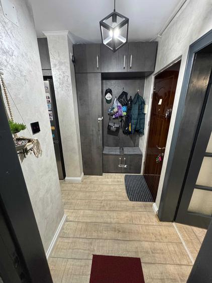 Apartament cu 3 camere decomandat în Podgoria