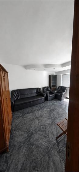 Apartament cu 2 camere decomandat în Far