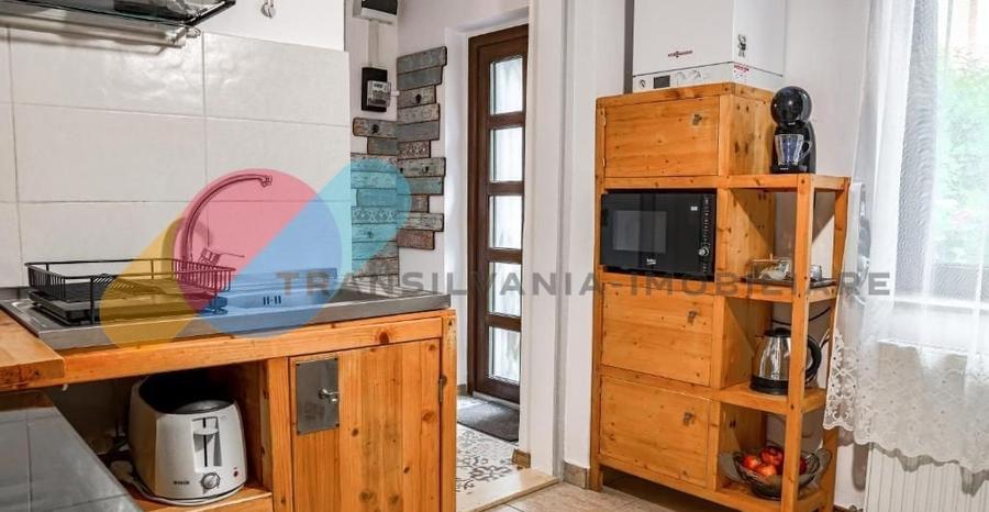 Apartament cu 2 camere semidecomandat, mobilat în Central