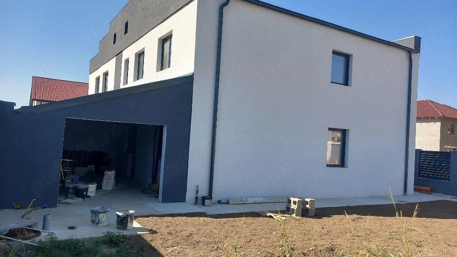Casă cu 3 camere cu Teren 300 Mp în Central