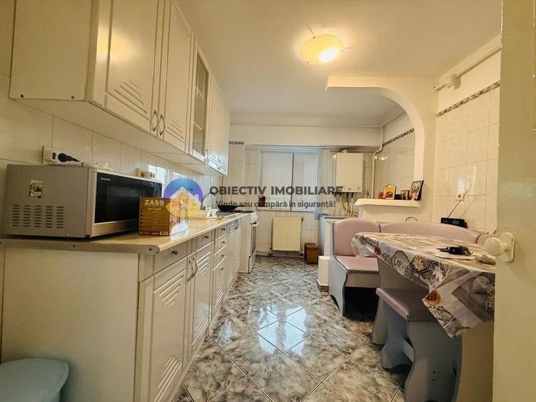 Apartament cu 3 camere decomandat, mobilat în 1 Mai