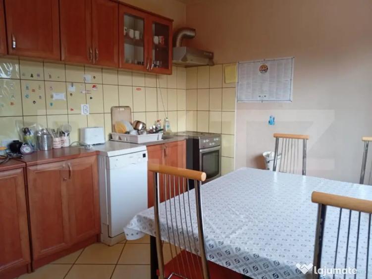 Casă cu 7 camere cu Teren 200 Mp în Tălmăcel
