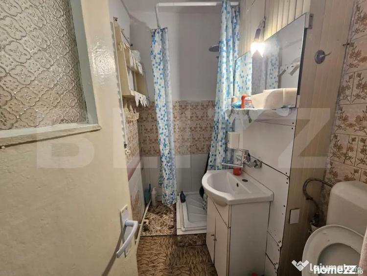 Apartament cu 3 camere semidecomandat în Alexandru cel Bun