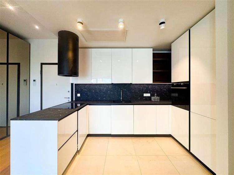 Apartament cu 3 camere decomandat, mobilat în Floreasca